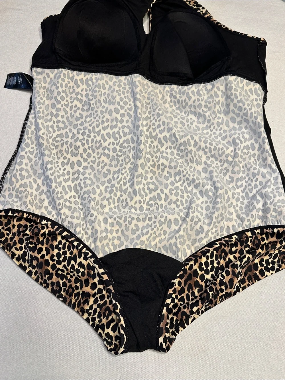 Embrace Your Curves by Miracle Brands 2X Leopard Print Bathing Suit
